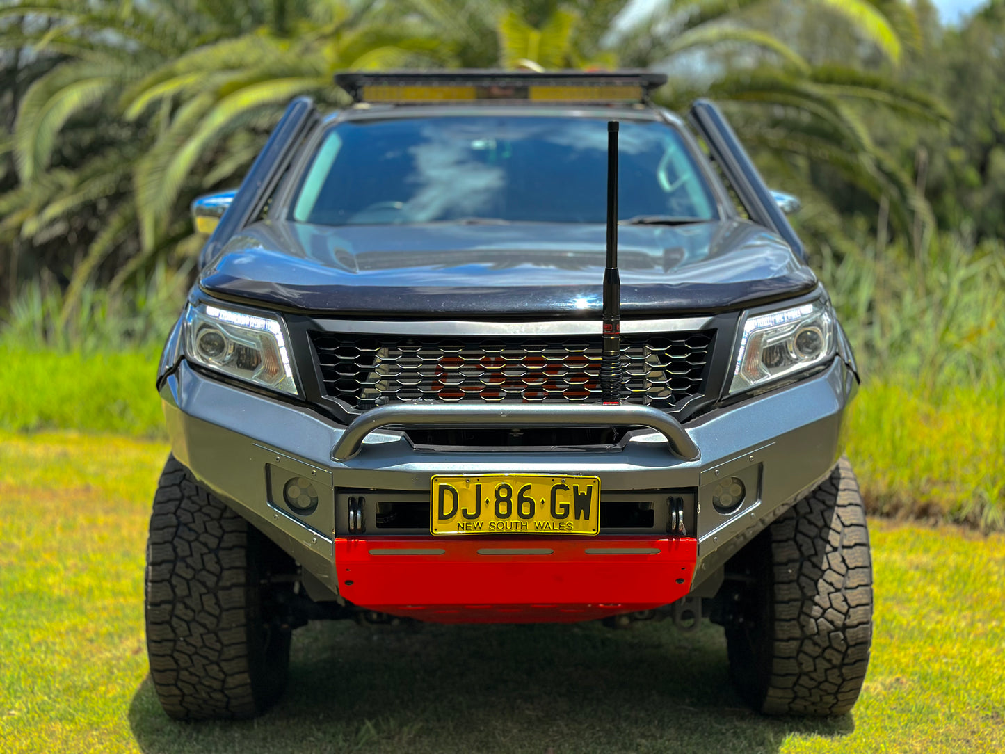 NISSAN NAVARA NP300 D23 MESH ROBUST GRILL - SUITS 2015-2020 - AFTERMARKET