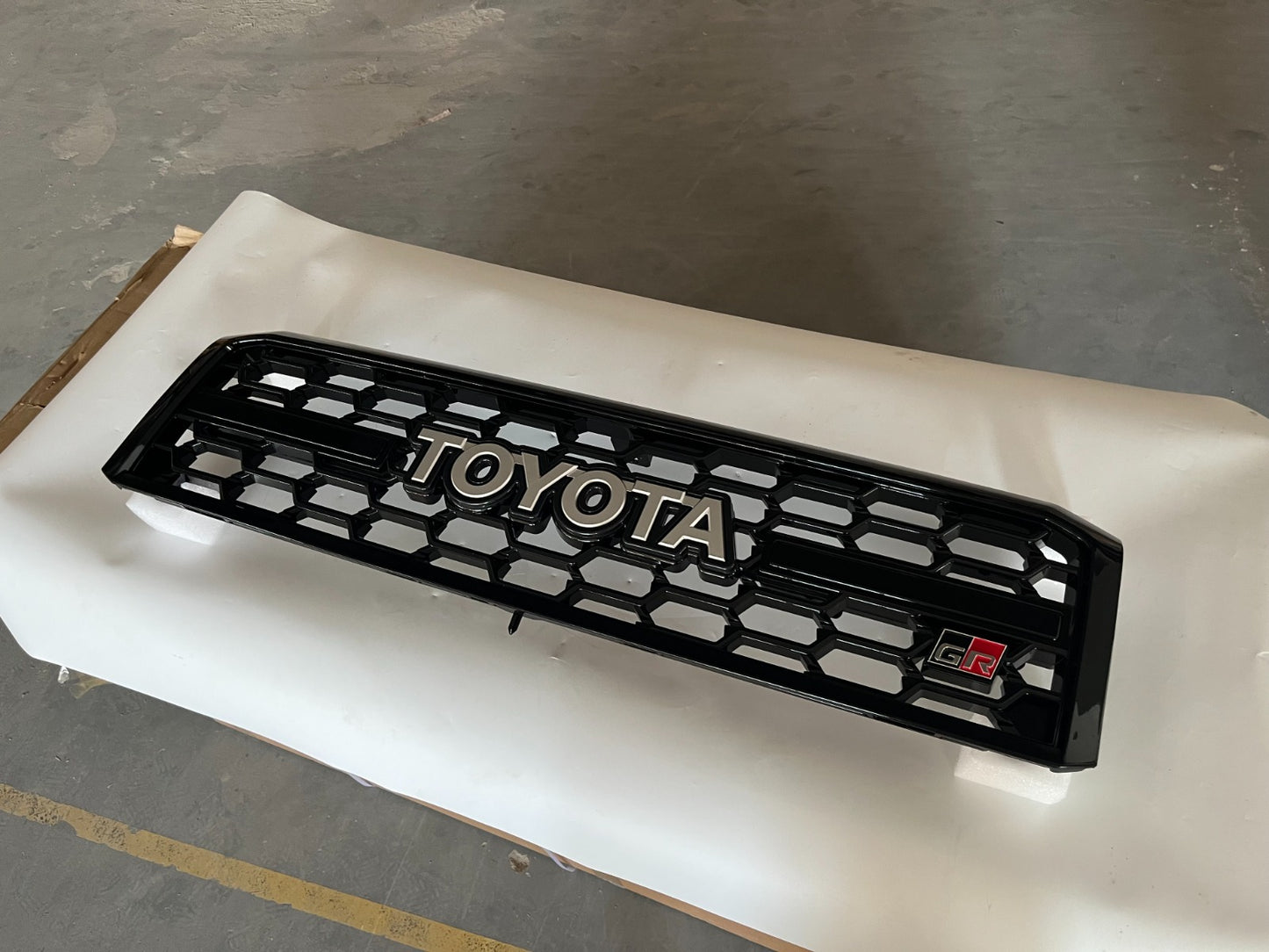 2007 - 2022 Toyota Landcruiser LC 79, 76 & 78 Series Landcruiser ROBUST Grill - HONEYCOMB - AFTERMARKET