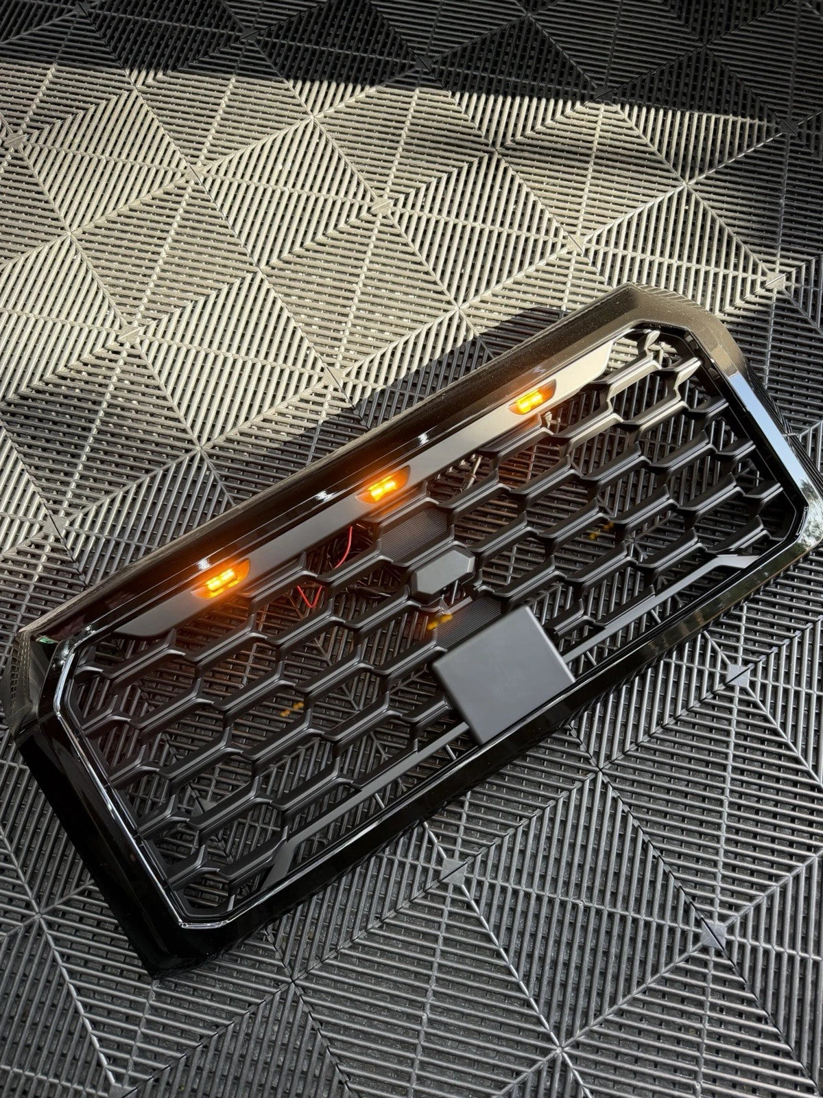 2024+ Mitsubishi Triton MV L200 ROBUST Grill - AFTERMARKET - AMBER LED