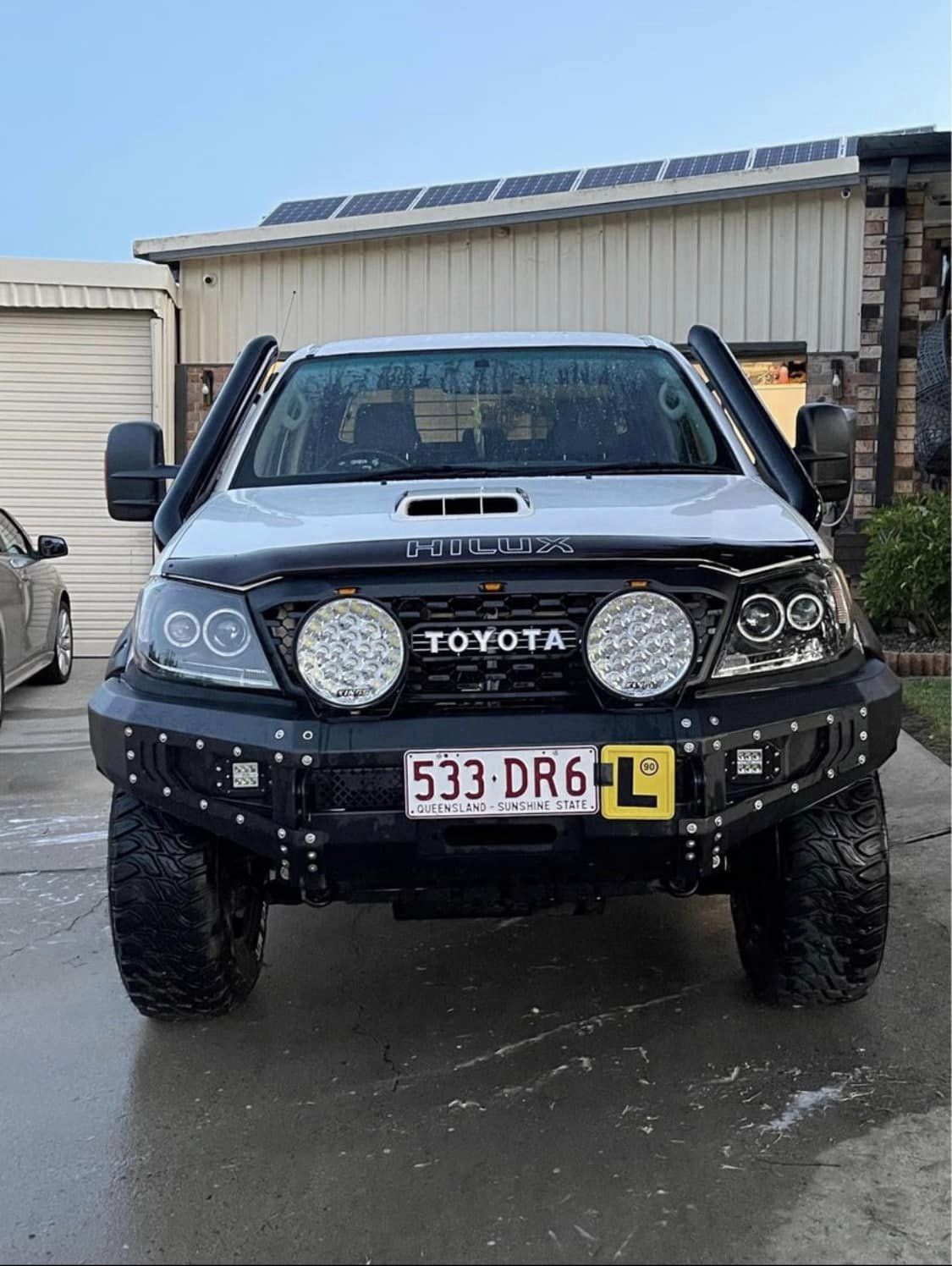 SUITS PRE FACELIFT (2005-2011)- TOYOTA HILUX ROBUST GRILL AFTERMARKET