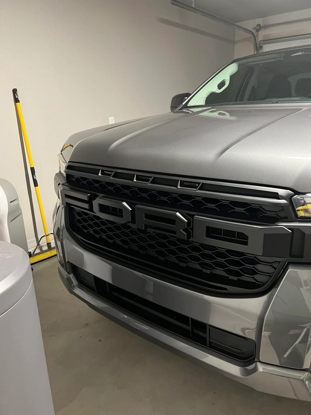 2022+ Ford Everest Next-Gen ROBUST Grill - AFTERMARKET - LED - RAPTOR STYLE