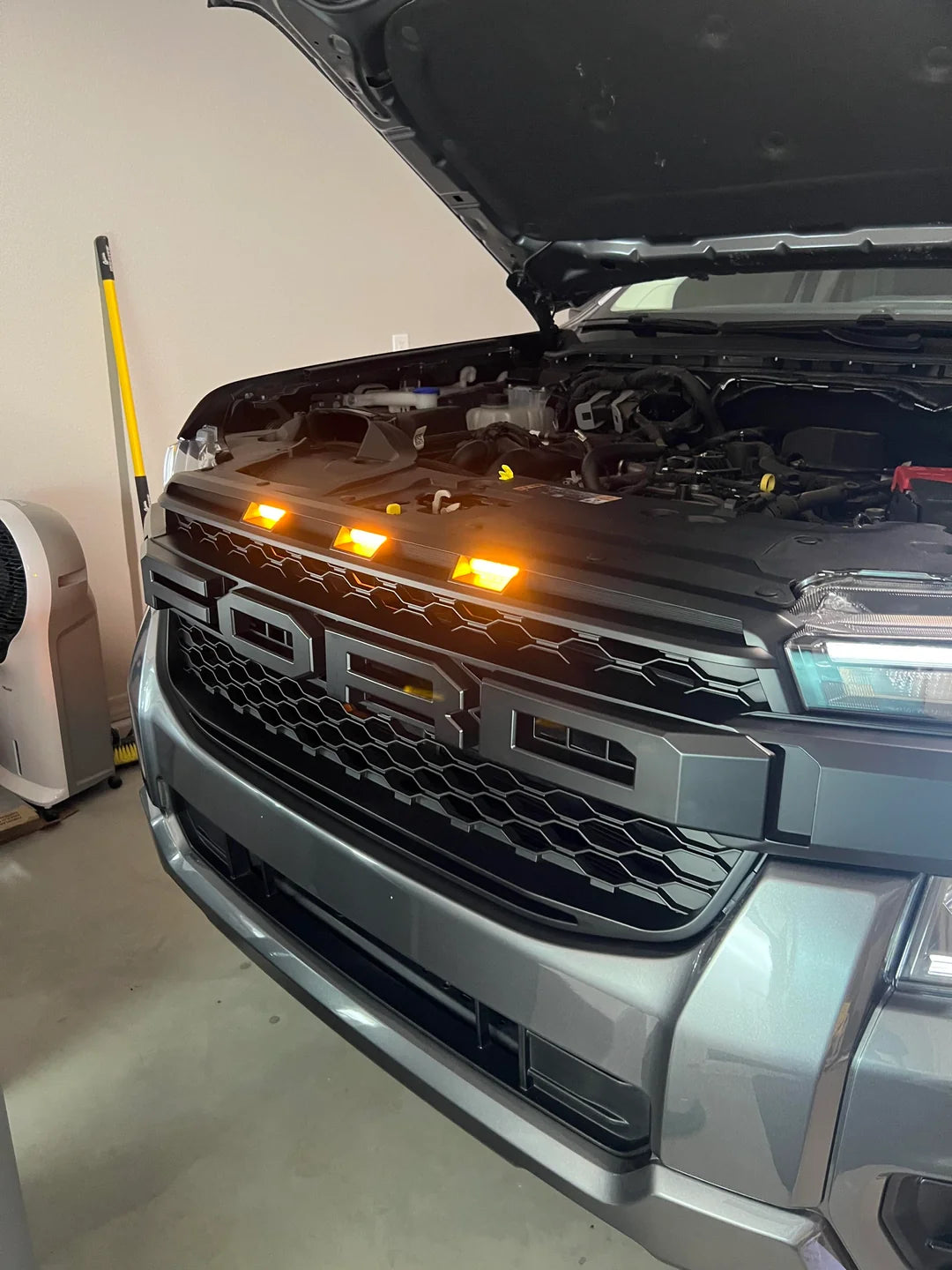 2022+ Ford Everest Next-Gen ROBUST Grill - AFTERMARKET - LED - RAPTOR STYLE