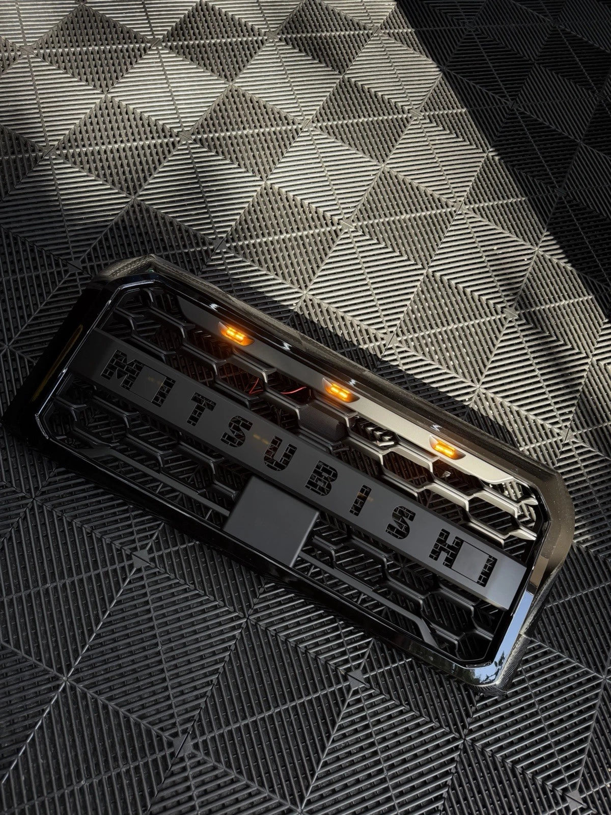 2024+ Mitsubishi Triton MV L200 ROBUST Grill - AFTERMARKET - AMBER LED